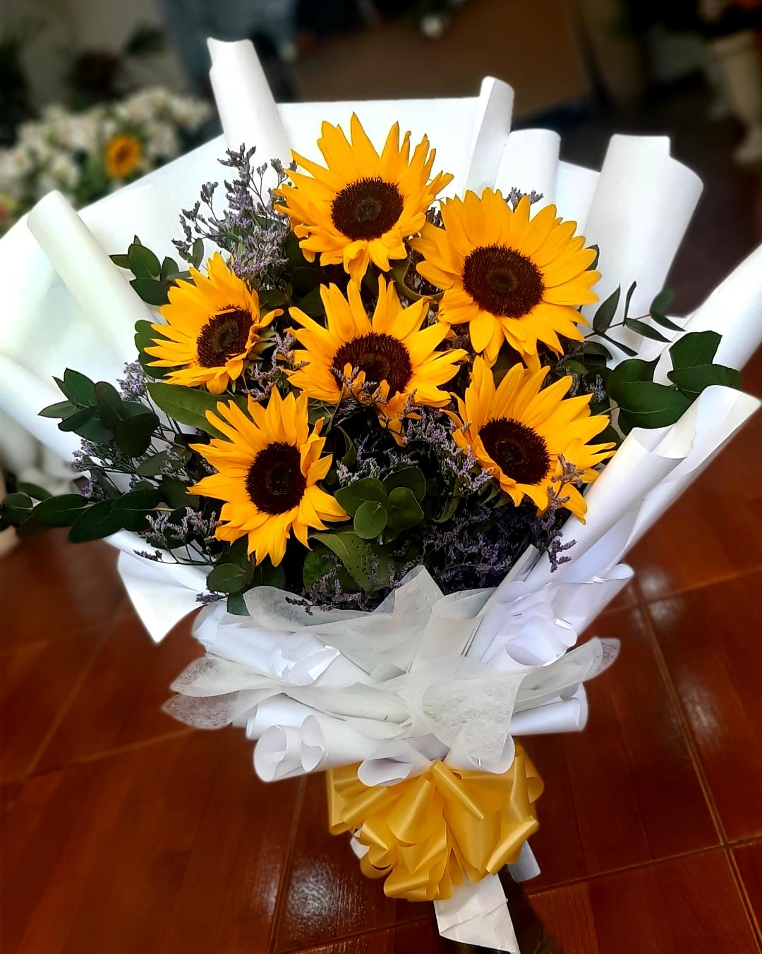 Envio y venta de flores ,rosas, plantas,arreglos florales ,regalos y desayunos a domicilio con delivery gratis en la Ciudad Autonoma de Buenos Aires y con costo de envo en localidades del Gran Buenos Aires asi como delivery de flores y plantas a travs de florerias asociadas en todas las provincias de la Argentina, Buenos Aires, la Pampa, Tucuman, La Rioja, Ro Negro, Entre Rios, Corrientes, Misiones, Neuquen, Chubut, Tierra del Fuego, Santa Cruz, San Luis, Mendoza, Cordoba, Jujuy, Formosa, Santiago del Estero, Salta, Chaco, Catamarca ,San Juan, y ademas realizamos el delivery de flores ,coronas,palmas , plantas y regalos a todas las ciudades de Argentina, Mar del Plata, Crdoba, Buenos Aires, con cargo en Santa Rosa, La Plata, Bella Vista, Neuquen, Pilar, Paran, Posadas, Resistencia, Cipolleti y mas de 300 ciudades y localidades en todo el territorio de nuestro pas, asi como tambien tenemos la posibilidad de enviar flores a casi todo el mundo en cuestion de horas